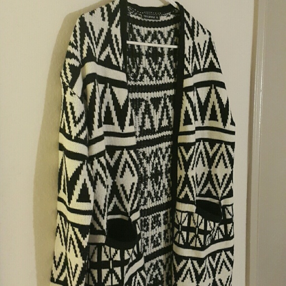 3 for 20$💥 Long black and white sweater - Picture 3 of 4